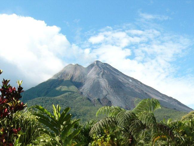 Vue sur le Volcan Arenal au Costa Rica 